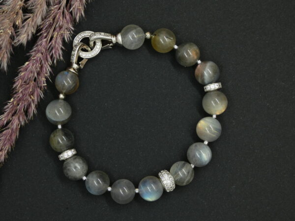 Armband met labradoriet kralen