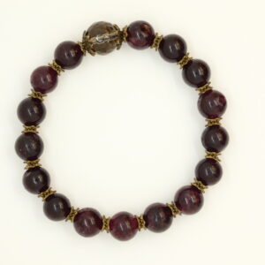 Armband met rode granaat