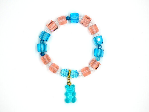 kinderarmband met roze en blauwe glazen facet kralen
