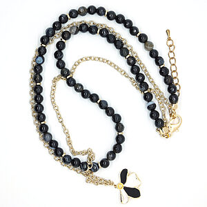 halsketting met zwarte agaat natuurstenen en goudkleurige ketting