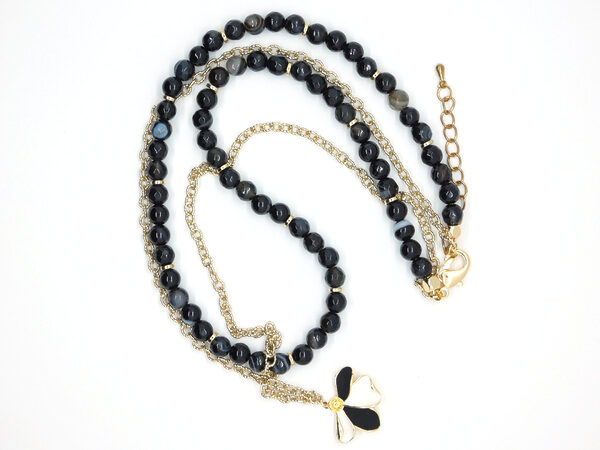 halsketting met zwarte agaat natuurstenen en goudkleurige ketting